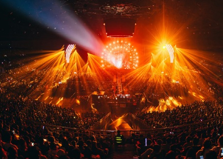 MILE米乐LED显示屏闪耀痛仰乐队天津演唱会