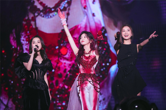 拾光启航！MILE米乐LED屏助力于文文深圳演唱会打造极致光影盛宴！